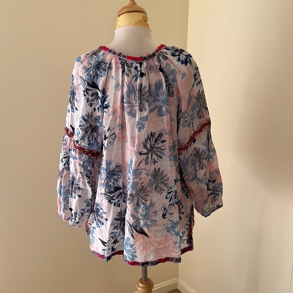 NWT! JOHNNY WAS Size XL white with blue multi peasant blouse with front tie - Picture 8 of 14